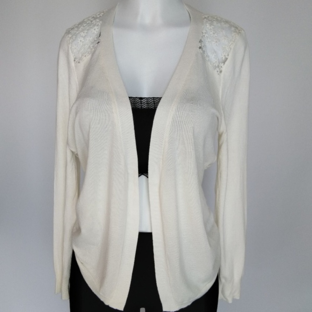 NWT IRIS  Pearl Floral Lace Lightweight Sweater M